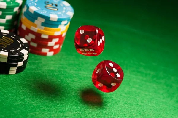 hujantoto alternatif mobile app interface showing sportsbook betting and live-dealer options